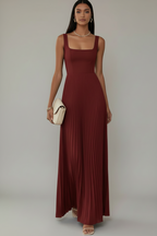 WELANA ELEGANT PLEATED MAXI DRESS