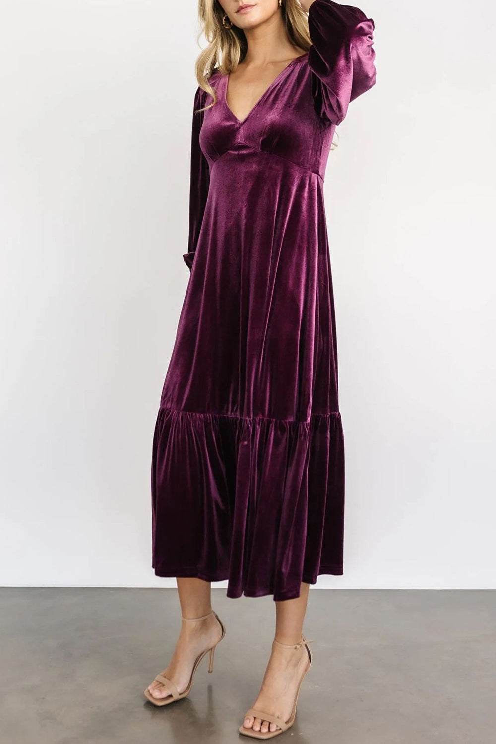 V-Neck Long Sleeve Midi Velvet Dress Trendsi