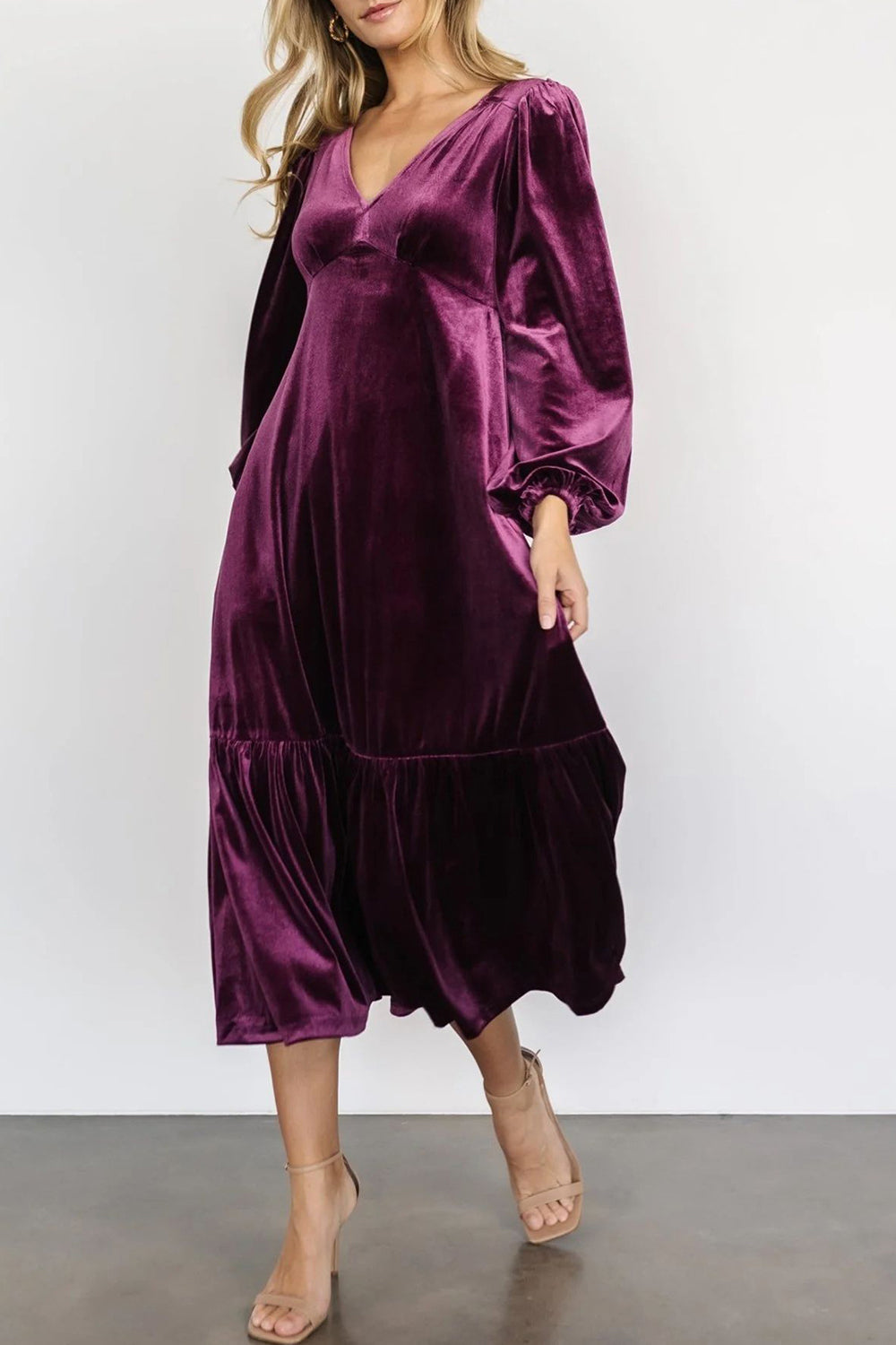 V-Neck Long Sleeve Midi Velvet Dress Trendsi