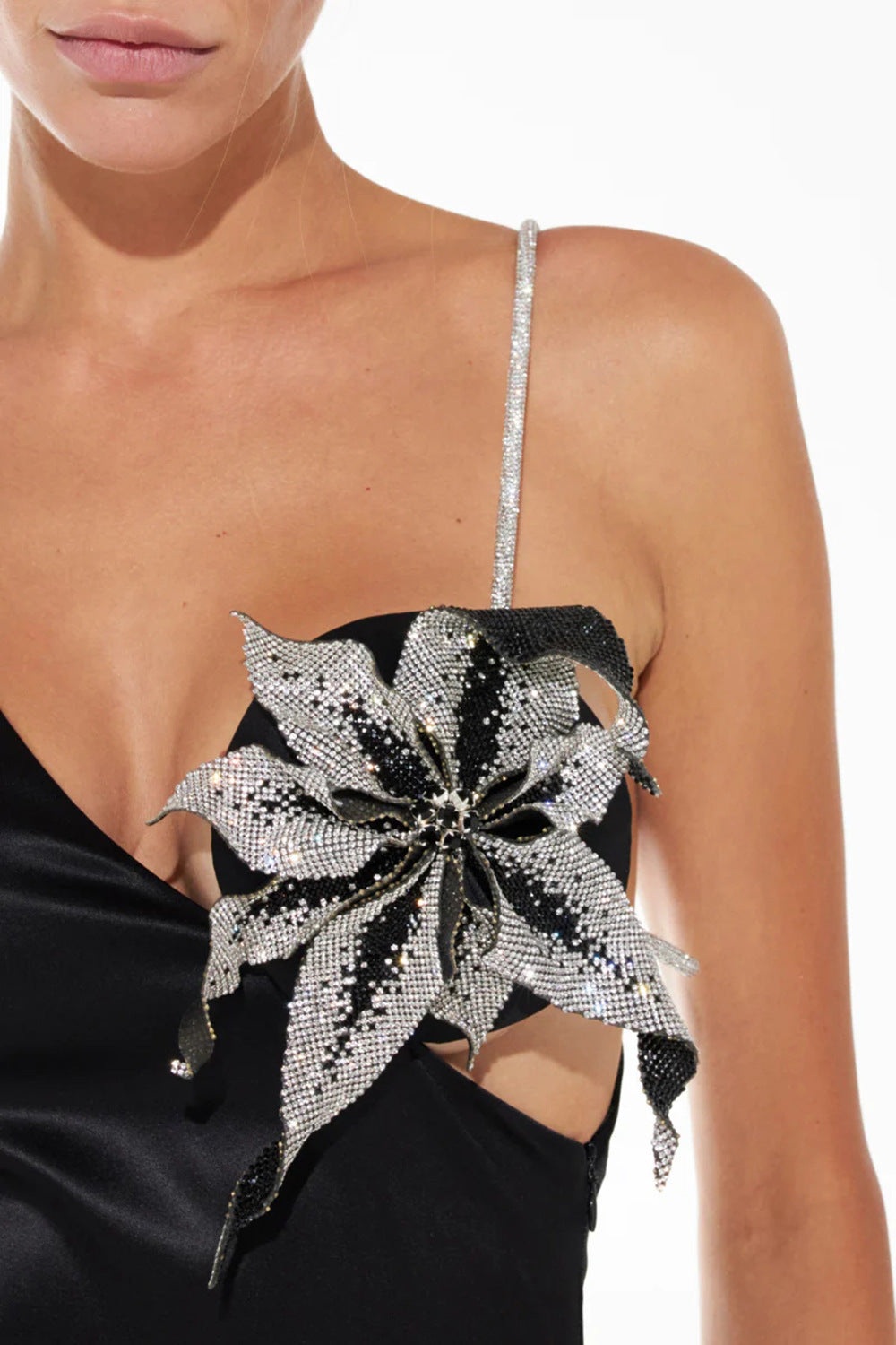 Sleeveless V-neck SUNFLOWER Diamond Mini Slim Fit Dress Aclosy