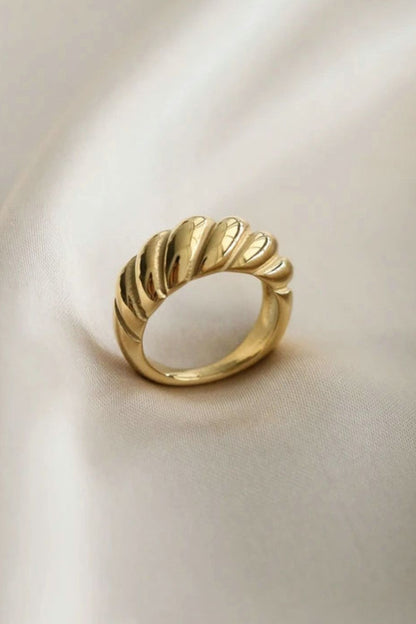 Gold Twisted Ring Trendsi