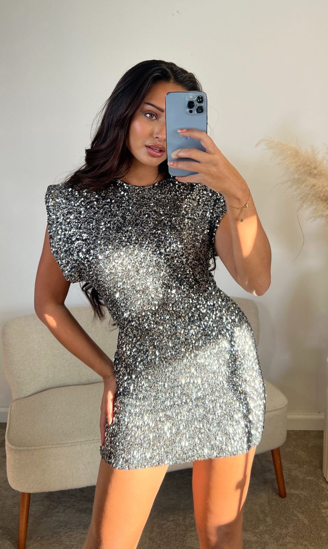 CHIC SEQUIN MINI PARTY DRESS