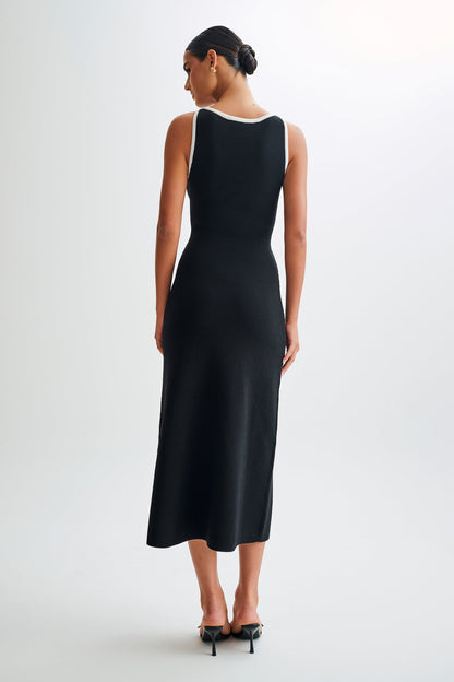 Sakyer Buttoned Elegant Maxi Dress