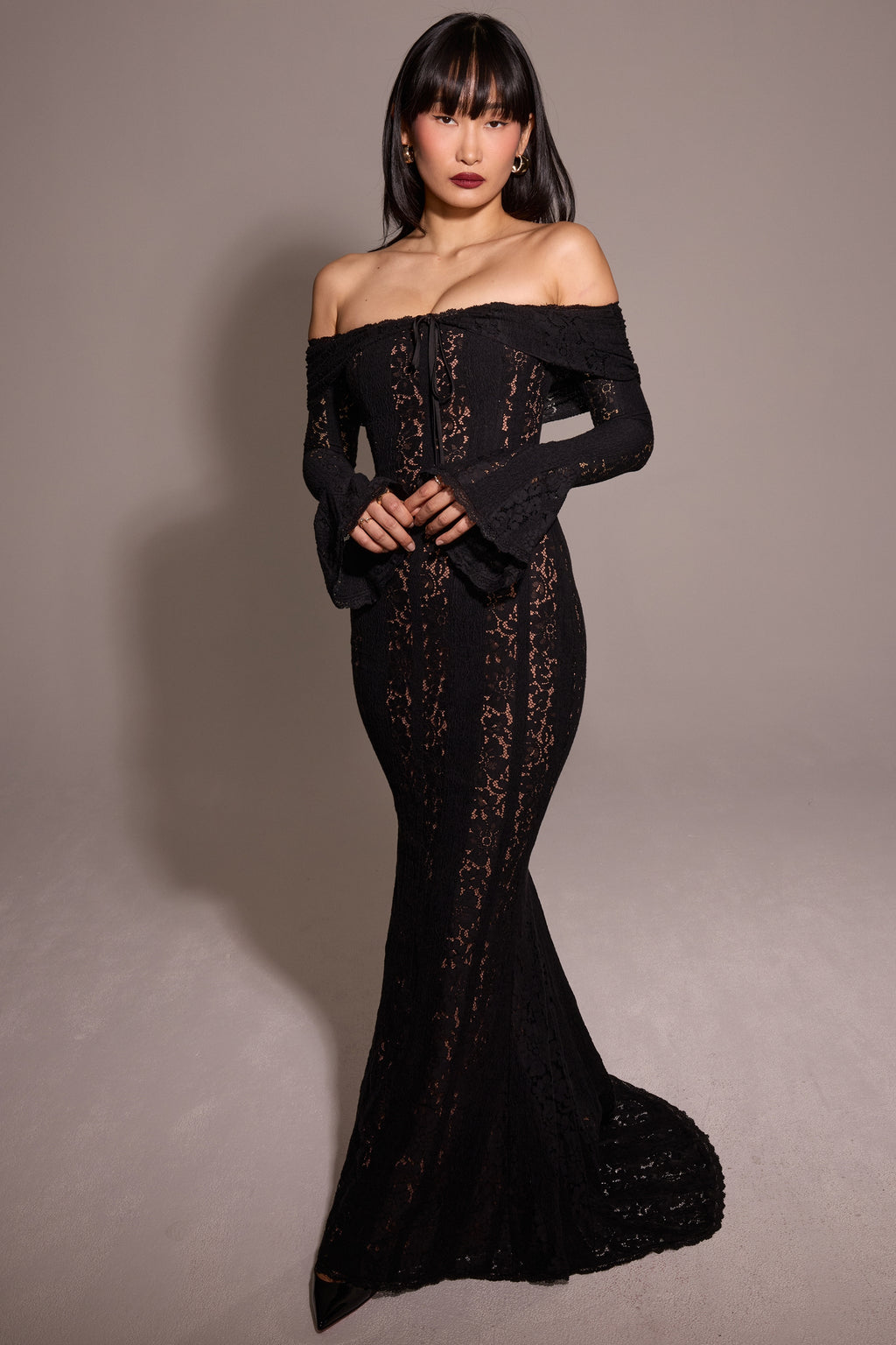 AEILA VINTAGE LACE MAXI DRESS-BLACK