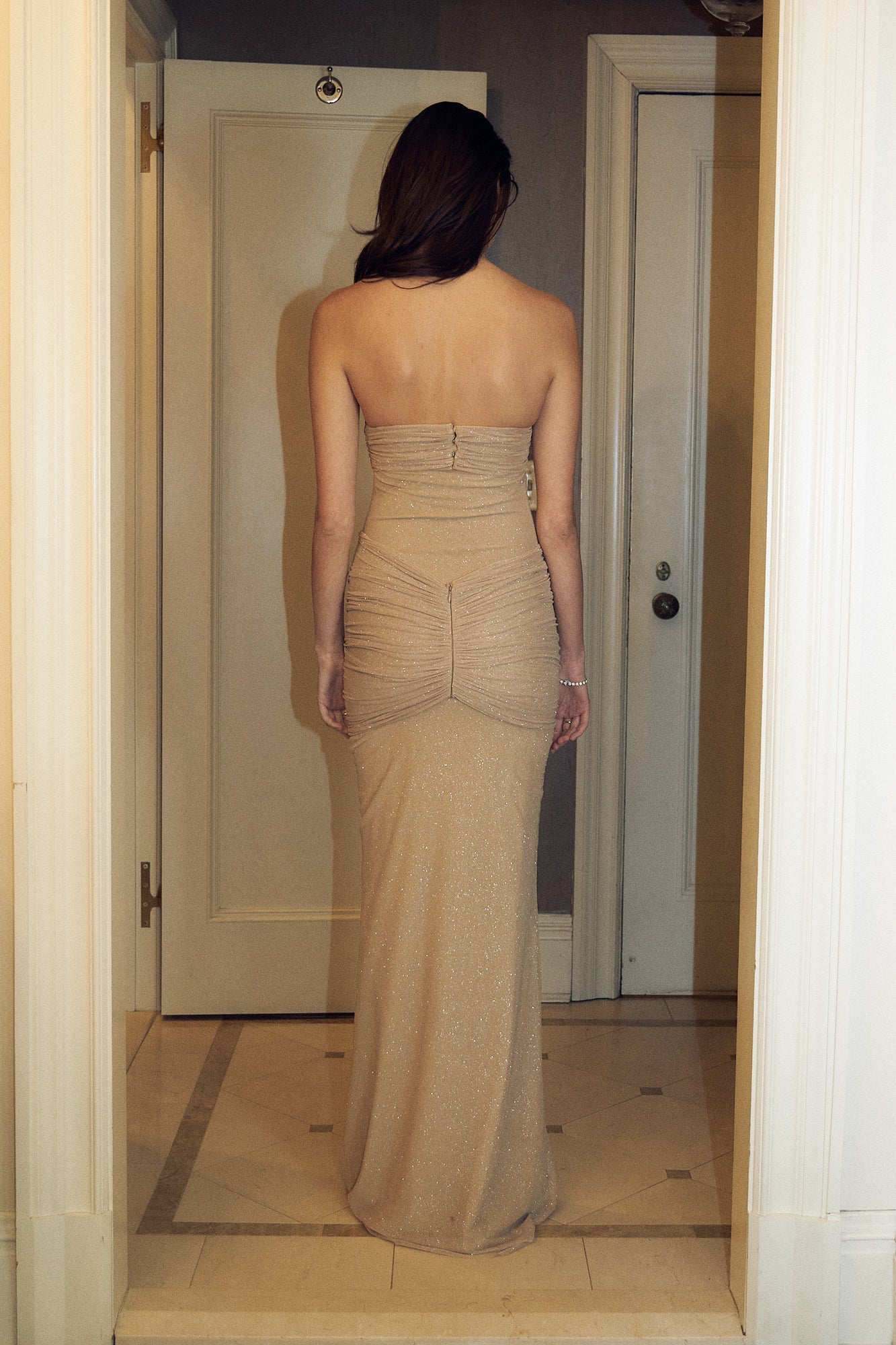 Elegant Strapless Shiny Backless Dress aclosy