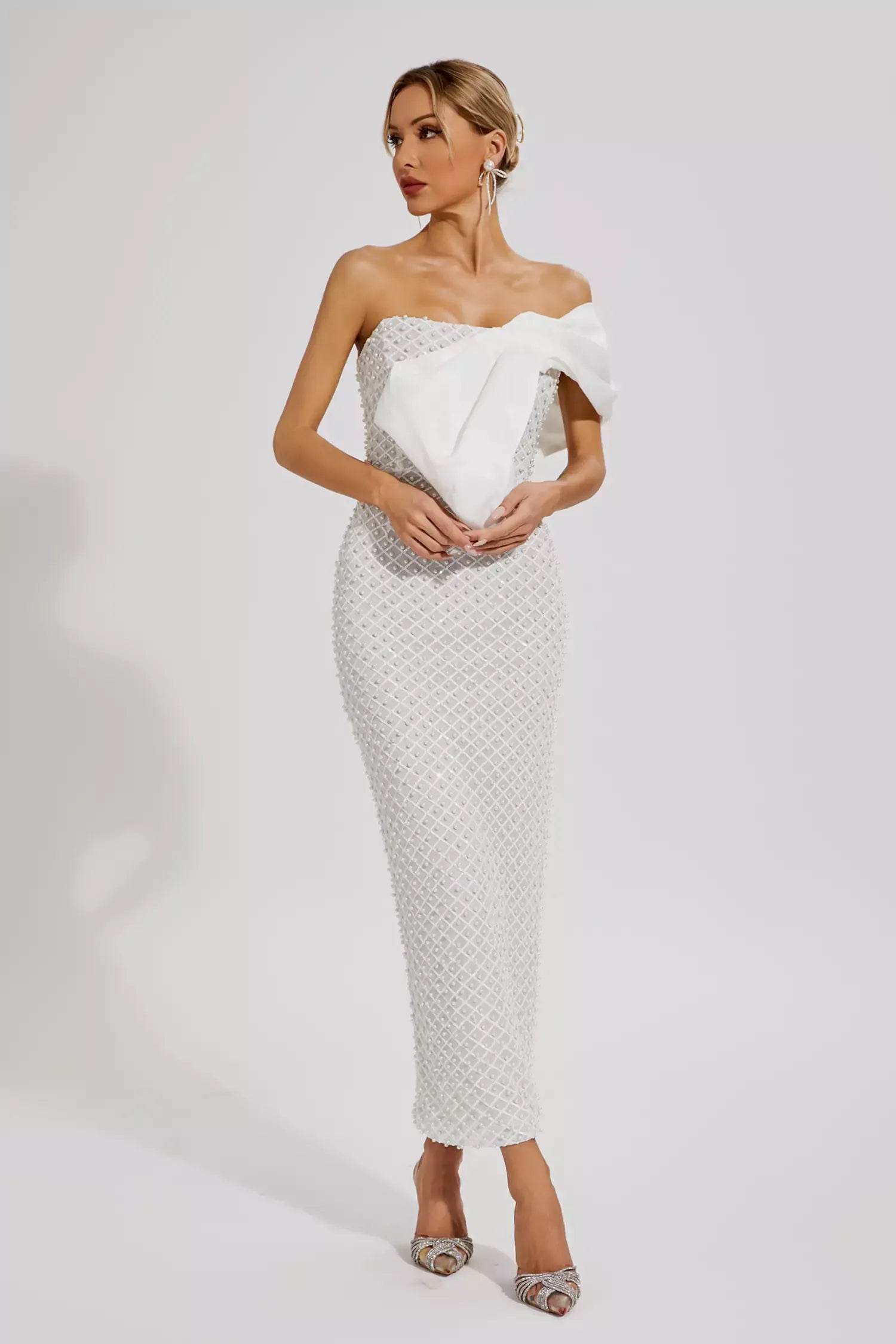 ALYIA WHITE STRAPLESS MAXI DRESS