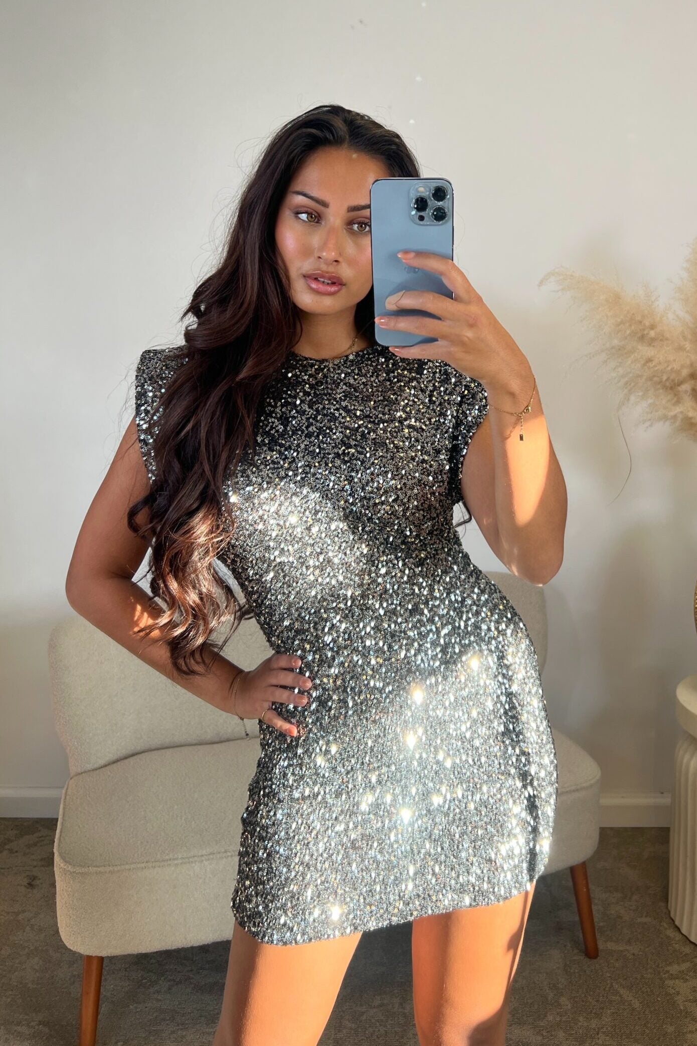 CHIC SEQUIN MINI PARTY DRESS