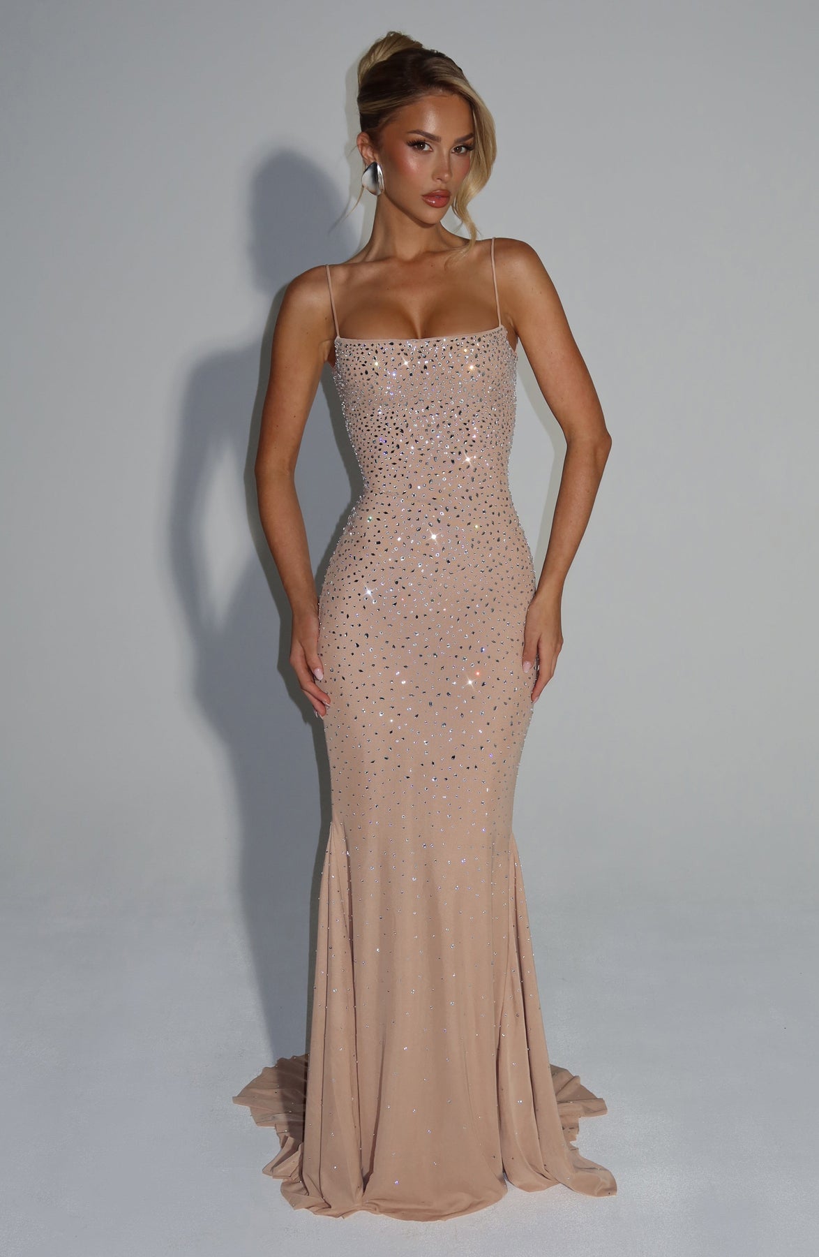 ALEKA ELEGANT BACKLESS RHINESTONE MAXI DRESS