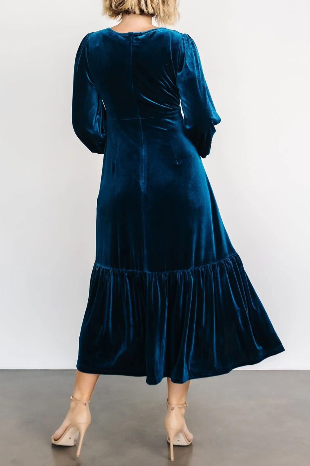 V-Neck Long Sleeve Midi Velvet Dress Trendsi