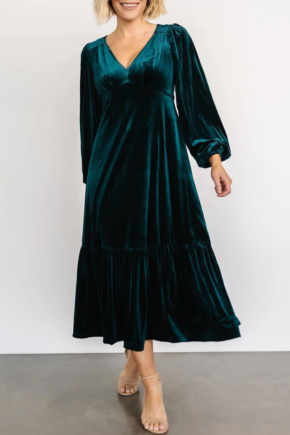 V-Neck Long Sleeve Midi Velvet Dress Trendsi