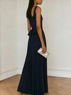 WELANA ELEGANT PLEATED MAXI DRESS