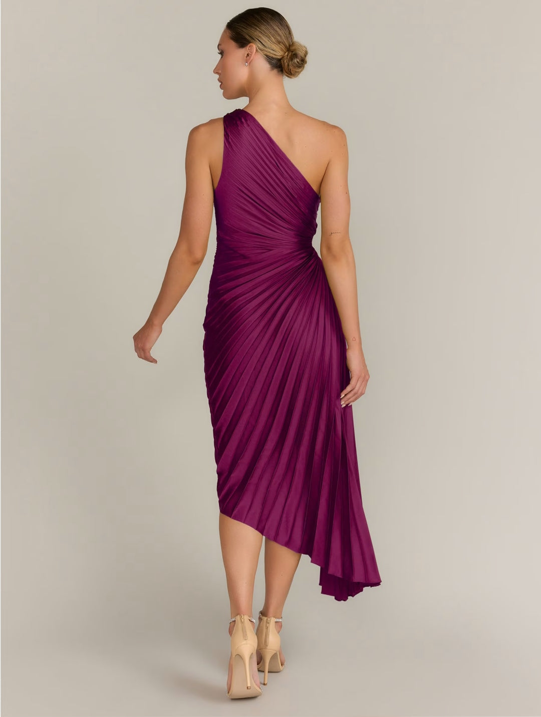 Elegant Pleated Cutout One-shoulder Dress Aclosy