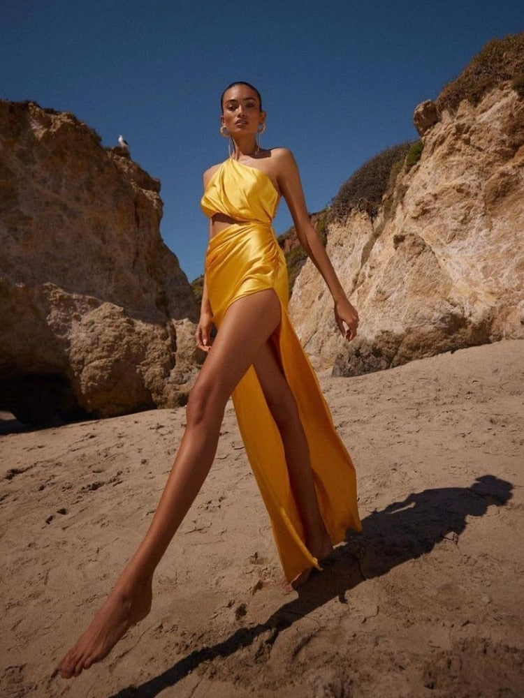 Women's Slant Shoulder Hollow Pleated High Slit Long Dress aclosy