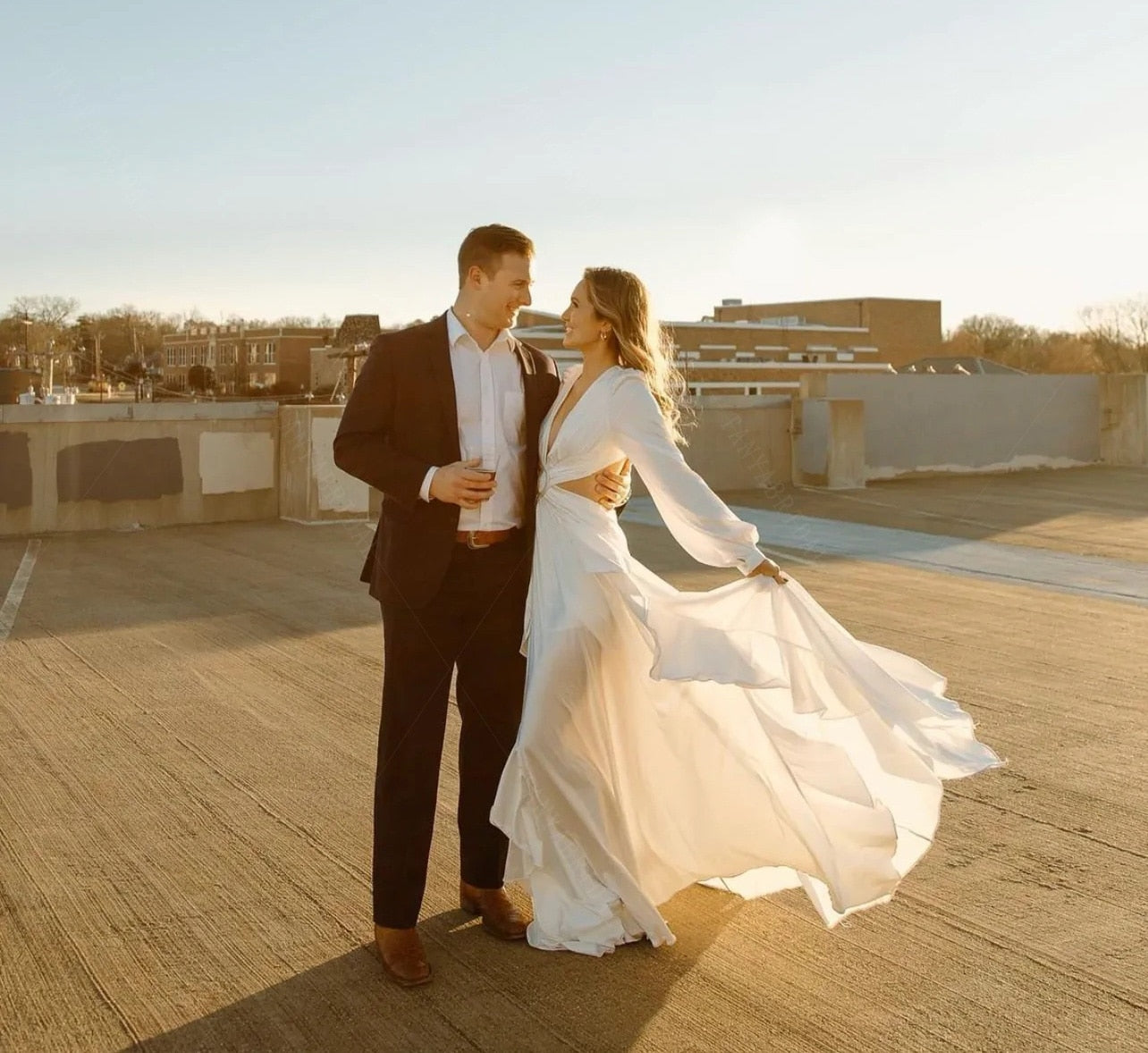 Women's Lace V-Neck Solid Color Fashion Dress Aclosy