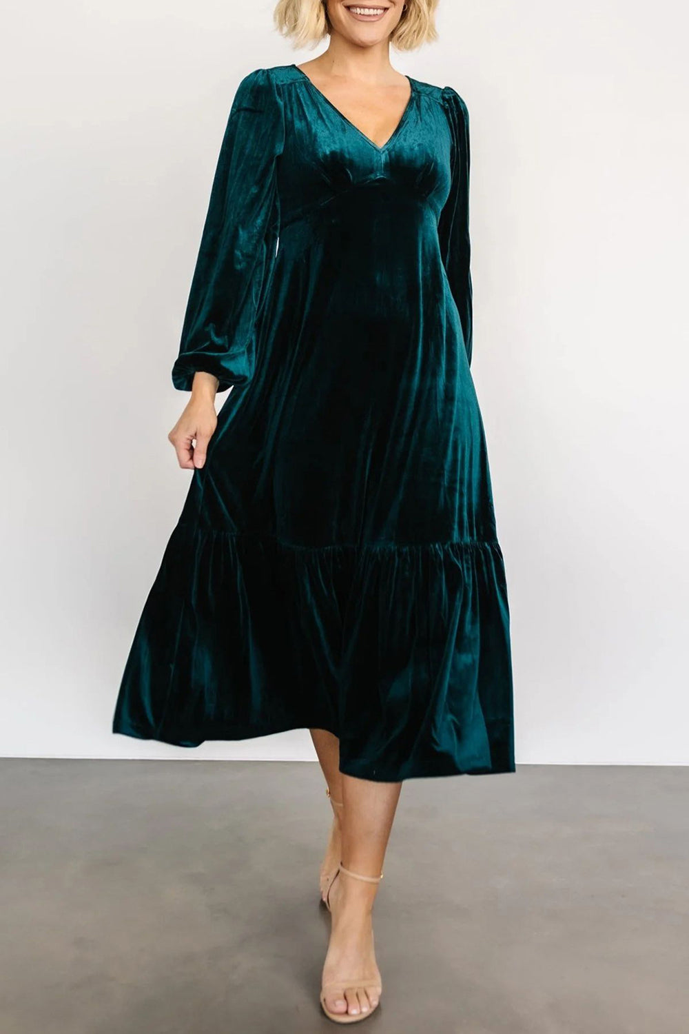 V-Neck Long Sleeve Midi Velvet Dress Trendsi