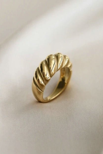 Gold Twisted Ring Trendsi