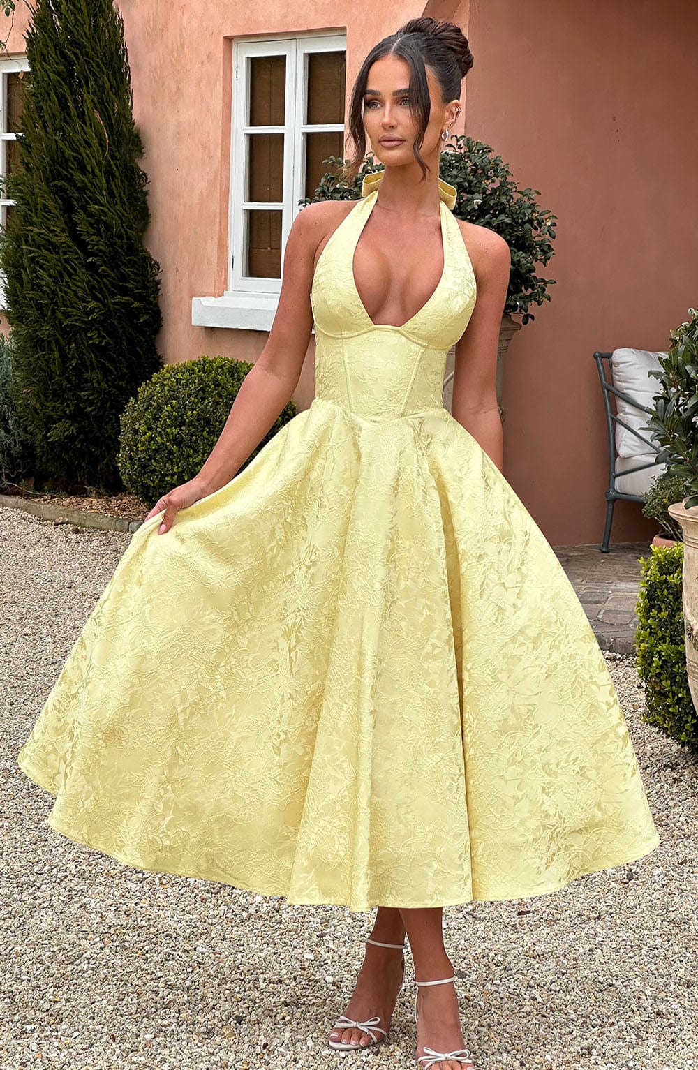 Chic Elegant V-Style Midi Dress Light Yellow / L Chic Elegant V-Style Midi Dress Light Yellow / L
