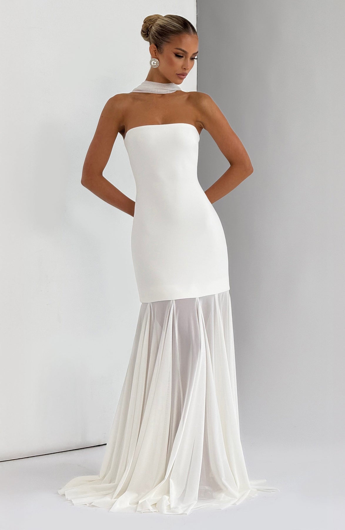 Elerna Strapless Hugging Mermaid Maxi Dress