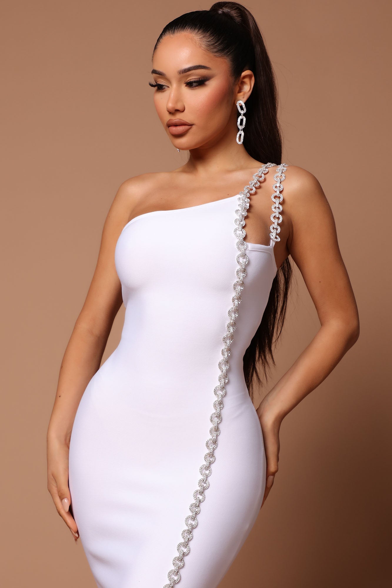 One-Shoulder Long Chain Mini Dress-White aclosy