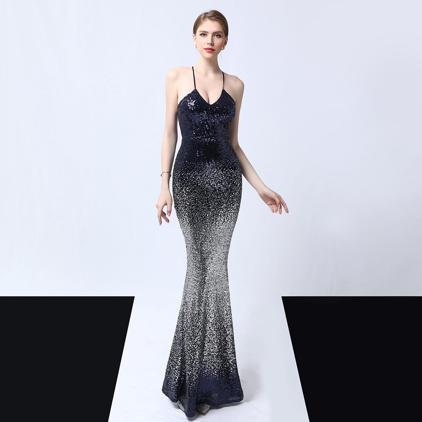 Sequined evening dress aclosy