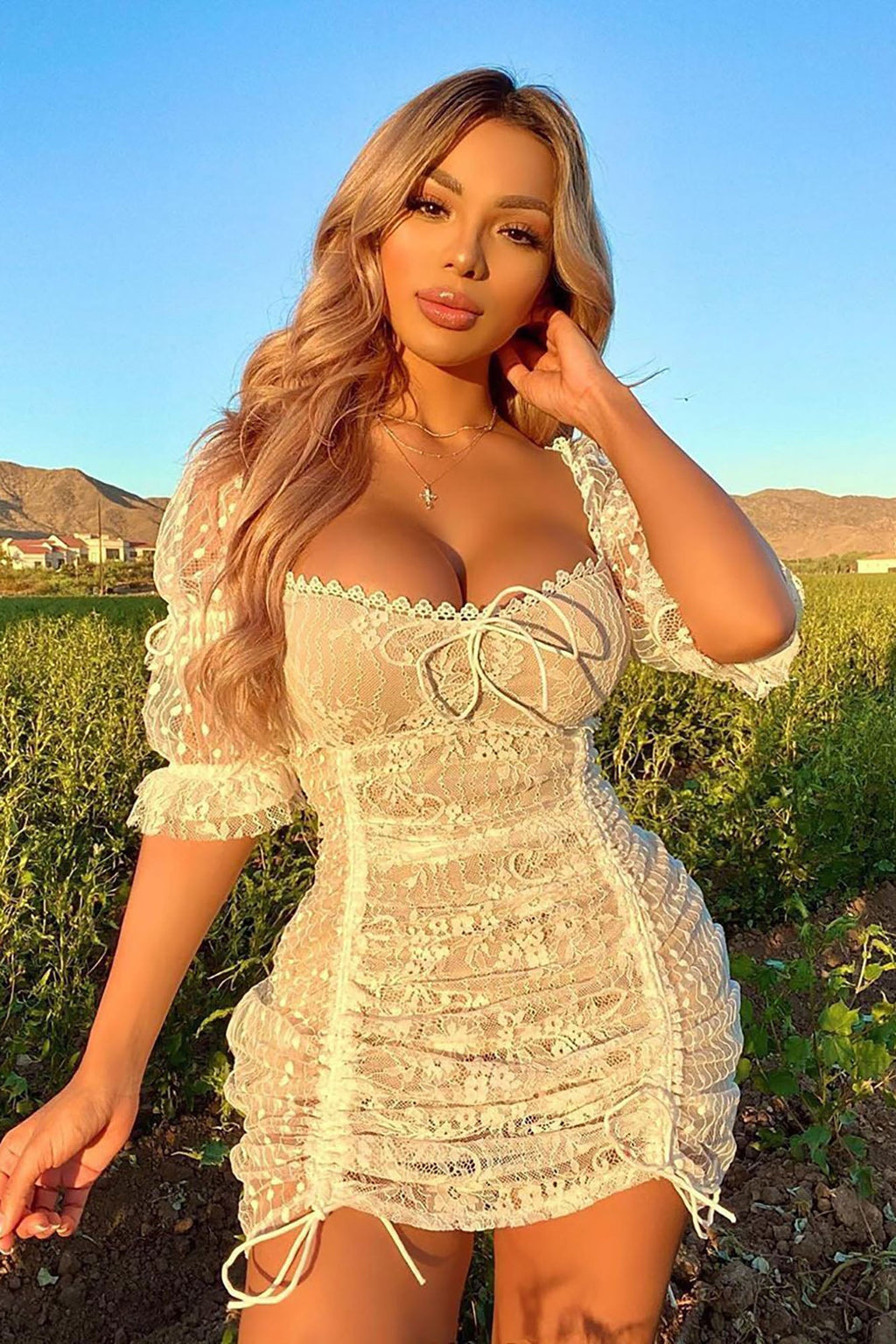 Chic Celeb choice Mini Lace Short-sleeved Dress-White aclosy